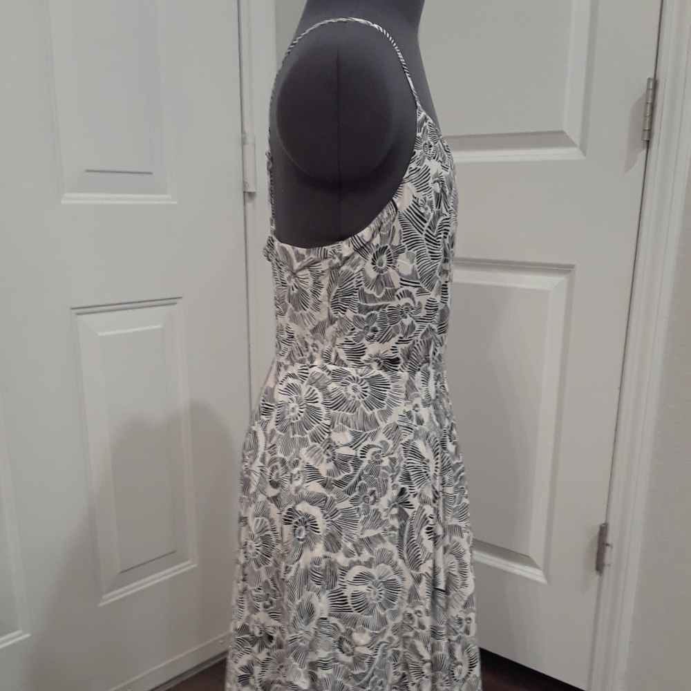 💕HP💕Old Navy Patterned Sun Dress - Picture 6 of 10
